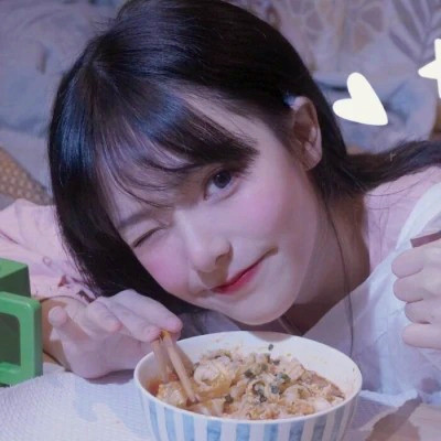 给人一种阳光的头像女生高清图片
