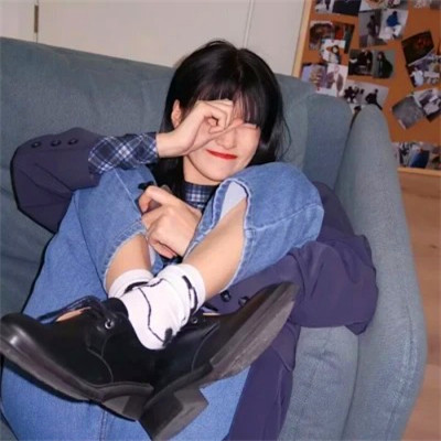 给人一种阳光的头像女生高清图片