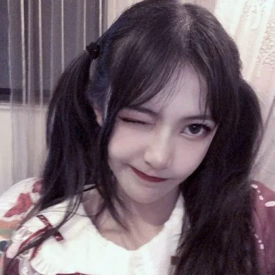 给人一种阳光的头像女生高清图片