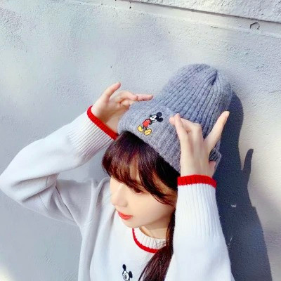 给人一种阳光的头像女生高清图片