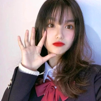 给人一种阳光的头像女生高清图片