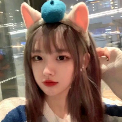 给人一种阳光的头像女生高清图片