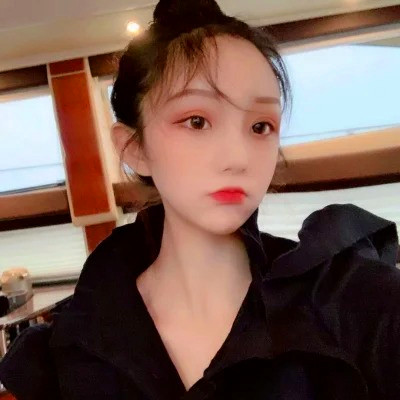给人一种阳光的头像女生高清图片