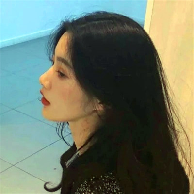 给人一种阳光的头像女生高清图片