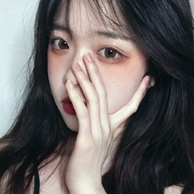 给人一种阳光的头像女生高清图片