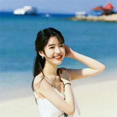 给人一种阳光的头像女生高清图片