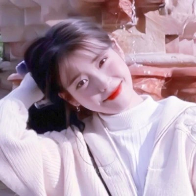 给人一种阳光的头像女生高清图片