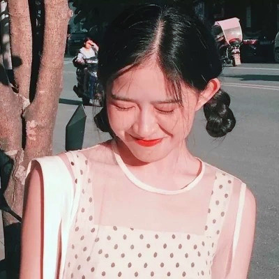 给人一种阳光的头像女生高清图片