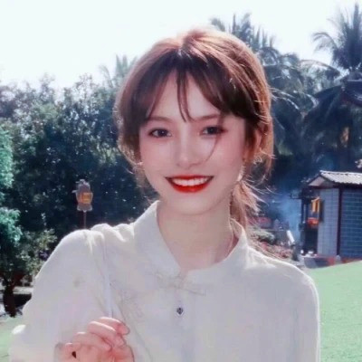 给人一种阳光的头像女生高清图片