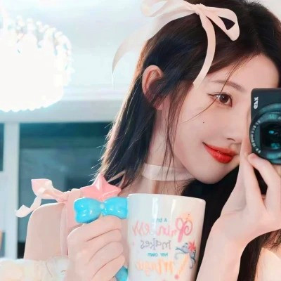 给人一种阳光的头像女生高清图片