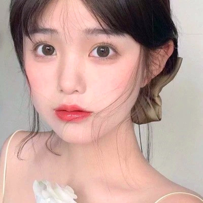 给人一种阳光的头像女生高清图片