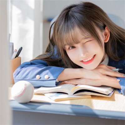 给人一种阳光的头像女生高清图片
