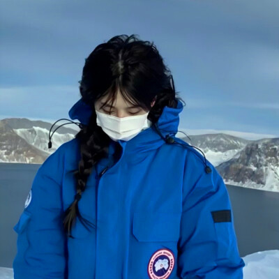 给人一种阳光的头像女生高清图片