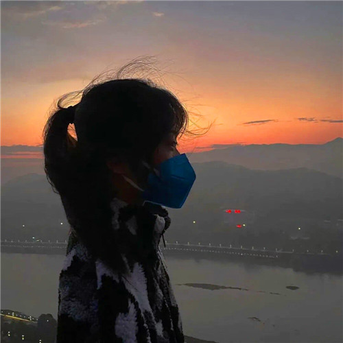 2025年情侣最火微信头像