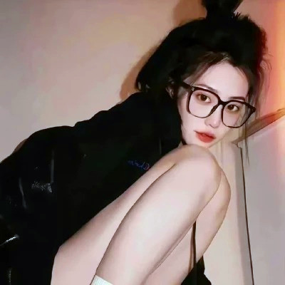 2025年女生最火微信头像