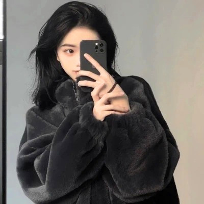 2025年女生最火微信头像
