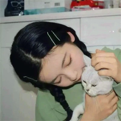2025年女生最火微信头像