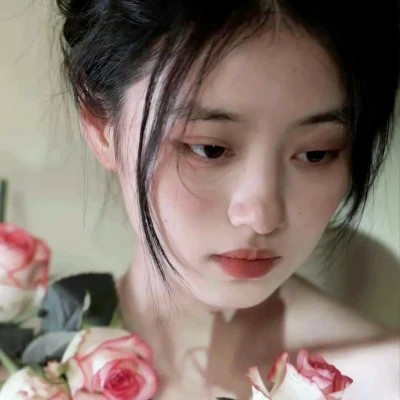 2025年女生最火微信头像