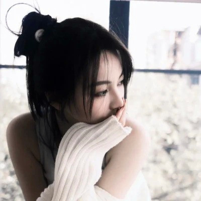 2025年女生最火微信头像