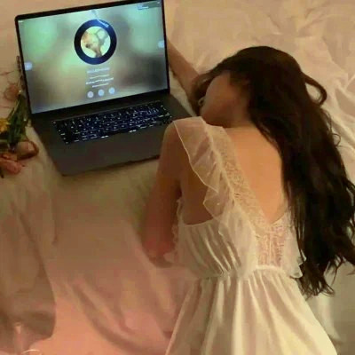 2025年女生最火微信头像