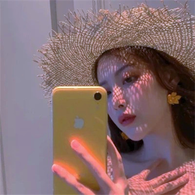 2025年女生最火微信头像