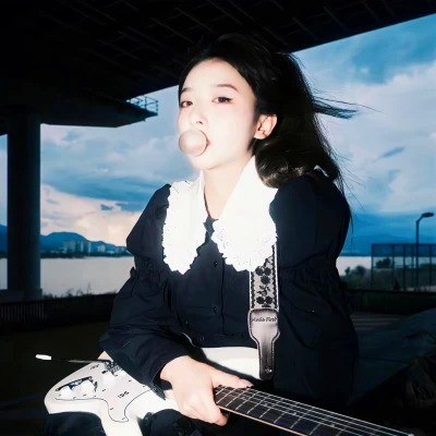 2025年女生最火微信头像