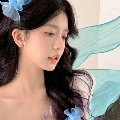 2025年女生最火微信头像