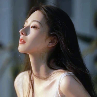 2025年女生最火微信头像