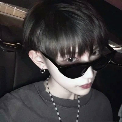 2025年男生最火微信头像