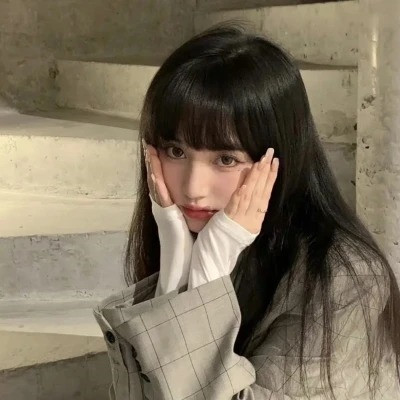 2025年流行高清好看女生头像图片