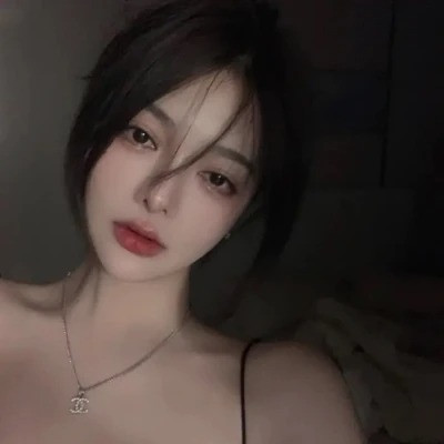 2025年流行高清好看女生头像图片