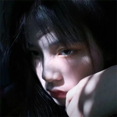 2025年流行高清好看女生头像图片