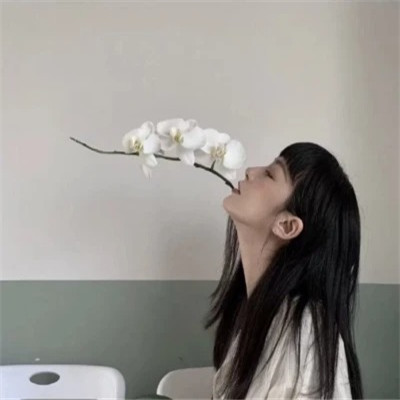 2025年流行高清好看女生头像图片