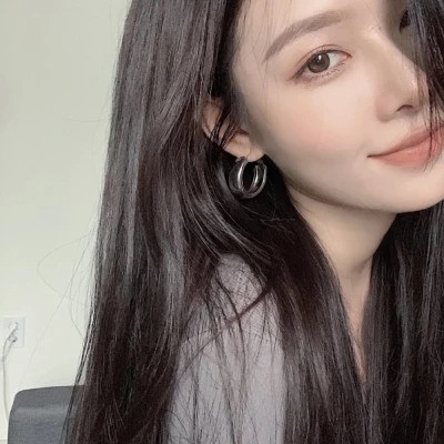 2025年流行高清好看女生头像图片