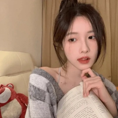 2025年流行高清好看女生头像图片