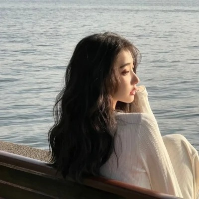 2025年流行高清好看女生头像图片