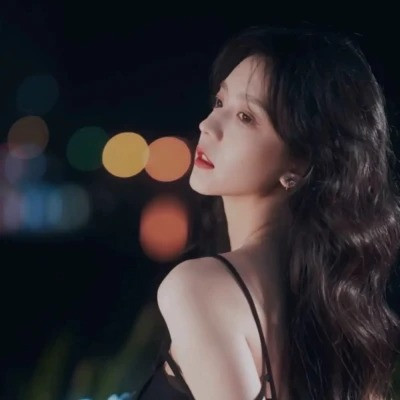 2025年流行高清好看女生头像图片