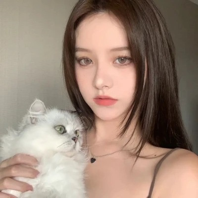 2025年流行高清好看女生头像图片