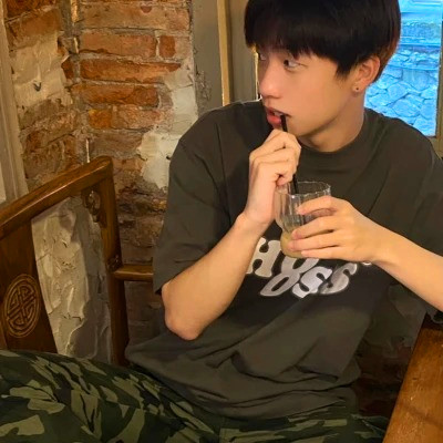 ins高级质感小众头像男