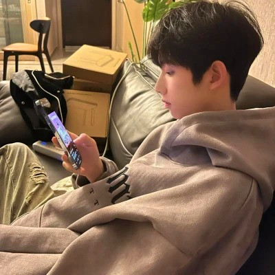 ins高级质感小众头像男