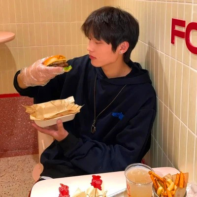 温柔头像ins高级质感男