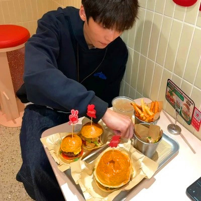 温柔头像ins高级质感男