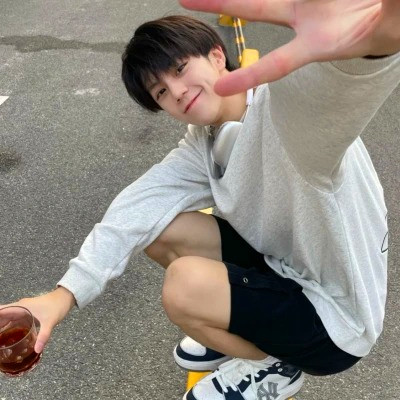 温柔头像ins高级质感男