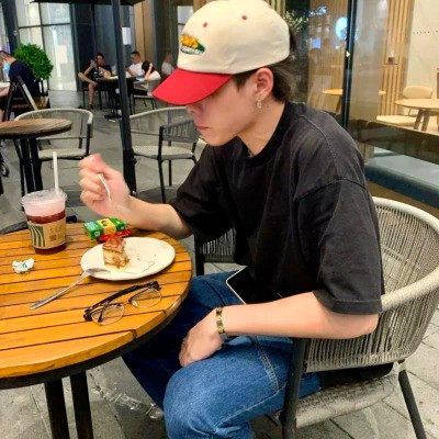 温柔头像ins高级质感男