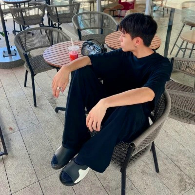 温柔头像ins高级质感男