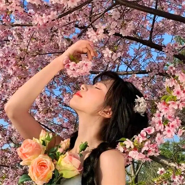 头像治愈系春天女生甜美仙气图片