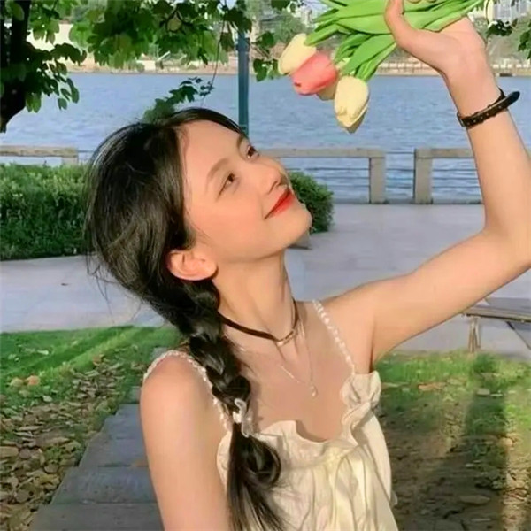 头像治愈系春天女生甜美仙气图片