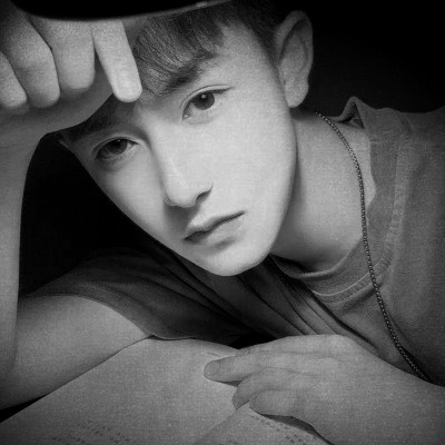 黑白男人头像图片