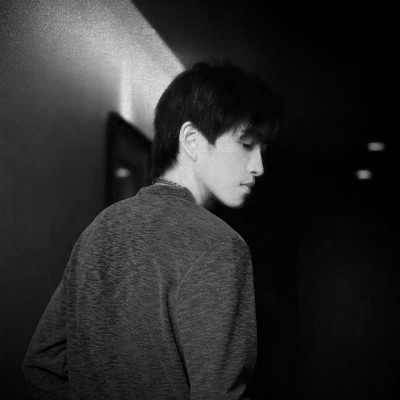 黑白男人头像图片