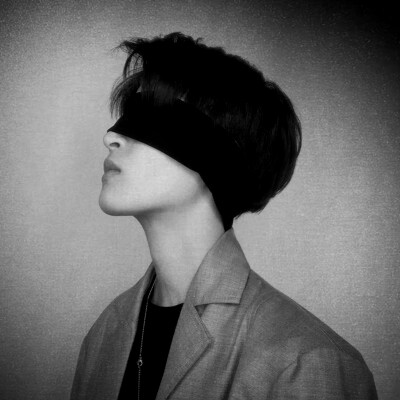 黑白男人头像图片